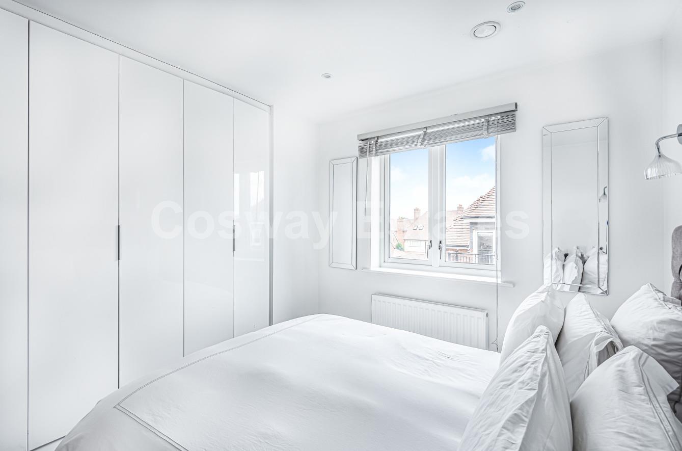 1 Guardhouse Way, Mill Hill